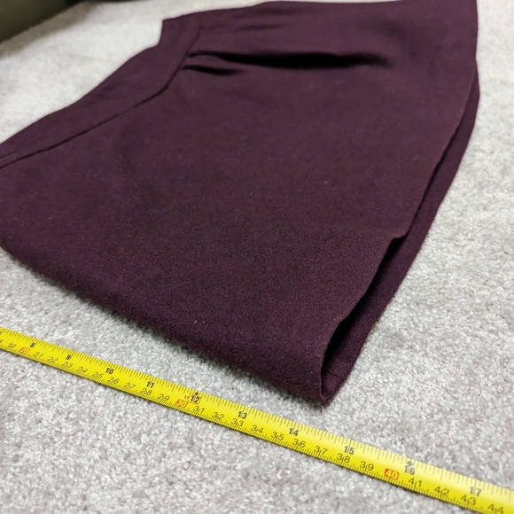 Burgundy warm mini skirt - Picture 2 of 5